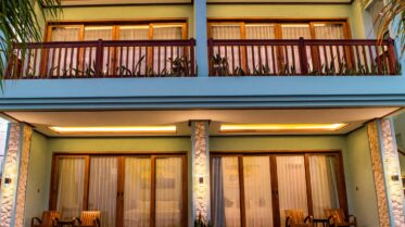 Grand Deluxe Beachfront Double - Lower 02