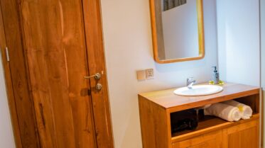 Grand Deluxe Beachfront Double - Lower 04